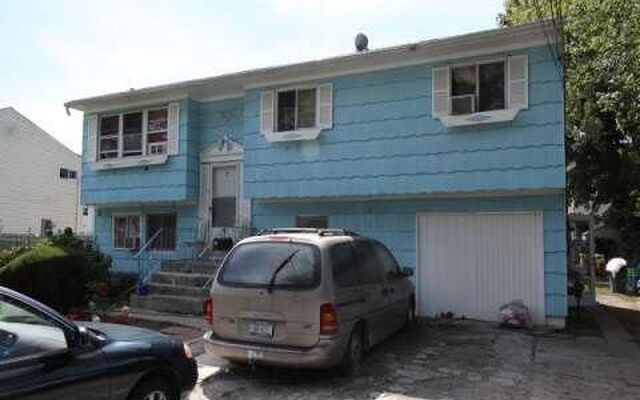 17 S Park Pl, Amityville, NY 11701