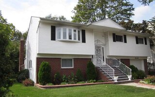 17 Warner Ave, Hempstead, NY 11550