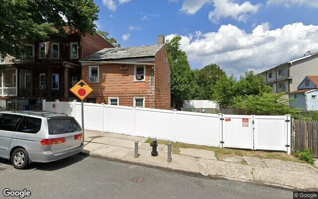 17 Young St, Staten Island, NY 10304