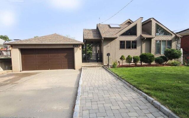 170 Hillcrest St, Staten Island, NY 10308