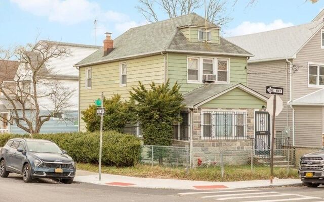 171-42 105th Ave, Jamaica, NY 11433 (House View)