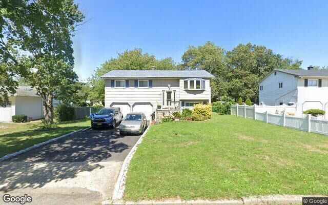 171 W Plum St, Brentwood, NY 11717