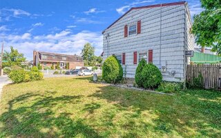 1717 Meadowbrook Rd, Merrick, NY 11566