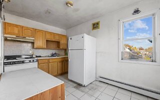 172-01 Victoria Dr, Jamaica, NY 11434