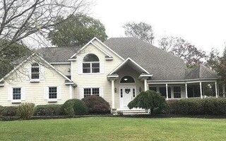 172 Michaels Ln, Wading River, NY 11792