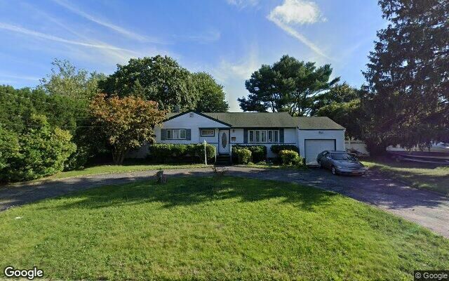 172 Stumpel St, Brentwood, NY 11717