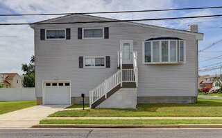 173 Cedar St, Freeport, NY 11520