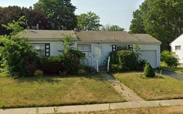 173 Morton Blvd, Plainview, NY 11803 (Yard)