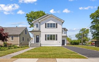 1733 Westmoreland Rd, Merrick, NY 11566