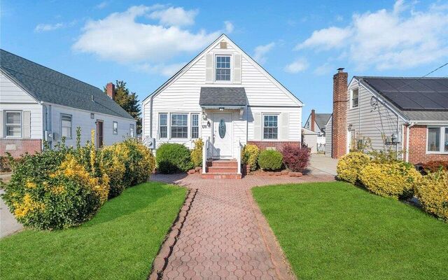 175 E Marshall St, Hempstead, NY 11550 (Yard)