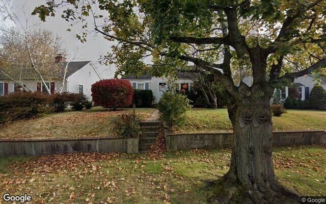 176 Locust Ave, Babylon, NY 11702