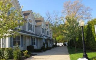 176 Merrick Rd #7, Amityville, NY 11701