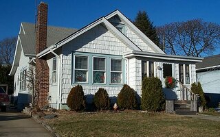 176 Sweezy Ave, Freeport, NY 11520