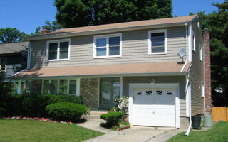 1768 Slocum St, Hewlett, NY 11557
