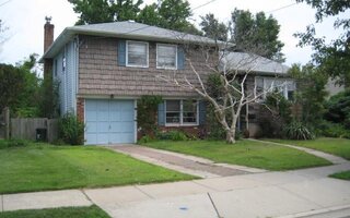 177 Pennsylvania Ave, Island Park, NY 11558