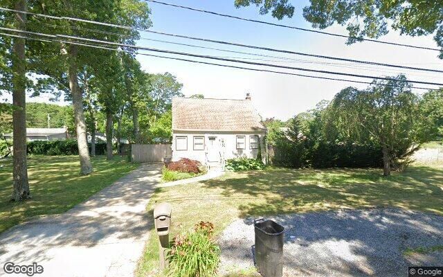 178 Huguenot Dr, Mastic Beach, NY 11951