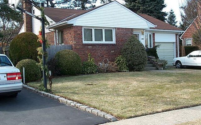179 Floral Ave, Bethpage, NY 11714