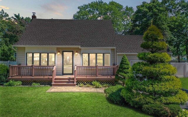 179 San Juan Dr, Hauppauge, NY 11788 (Yard)
