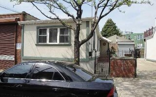 18-29 26th Rd, Astoria, NY 11102