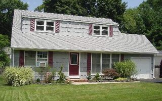 18 Clark St, Huntington, NY 11743
