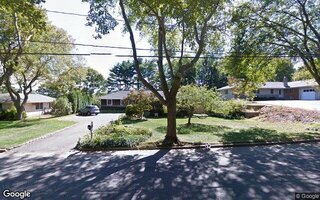 18 Edcris Ln, Huntington, NY 11743