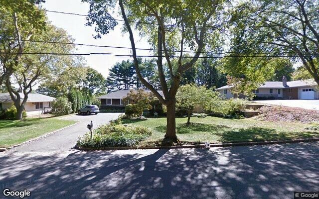 18 Edcris Ln, Huntington, NY 11743