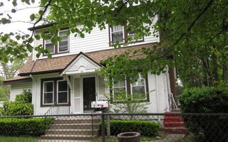 18 Hotchkiss Pl, Freeport, NY 11520