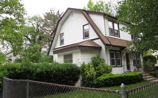 18 Hotchkiss Pl, Freeport, NY 11520