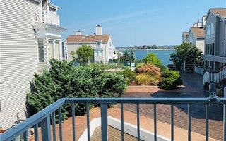 18 Landing Way #46, Bronx, NY 10464