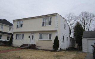 18 Meadow Dr, Albertson, NY 11507