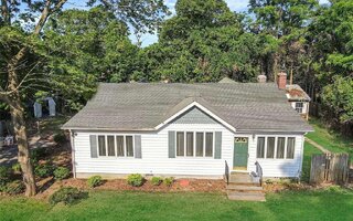 18 Milburn Rd, Sound Beach, NY 11789
