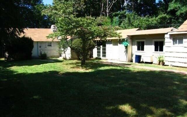 18 N Baldwin Pl, Massapequa, NY 11758 (Road)