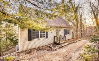 18 Park Dr, Rocky Point, NY 11778