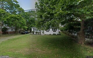 18 Winnie Rd, Center Moriches, NY 11934