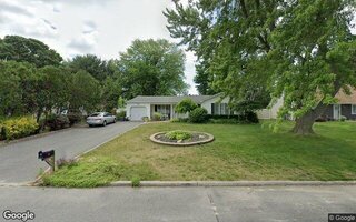 18 Woodbrook Dr, Ridge, NY 11961