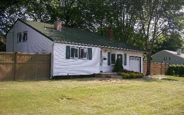 1801 Race Ave, Medford, NY 11763