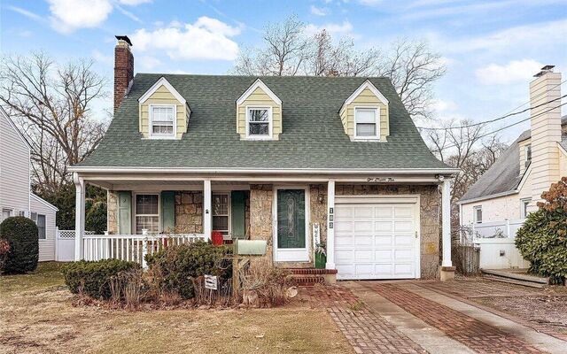 182 Evans Ave, Freeport, NY 11520 (House View)