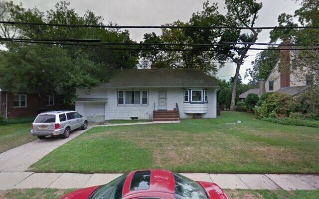 183 Moore Ave, Freeport, NY 11520