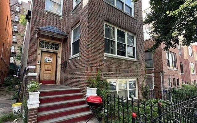1839 Andrews Ave, Bronx, NY 10453 (Porch)