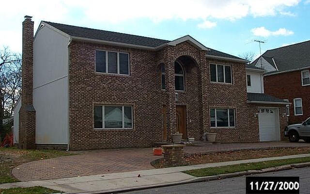 184 Canterbury Gate, Lynbrook, NY 11563