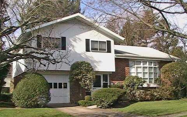 1841 Decatur Ave, Bellmore, NY 11710