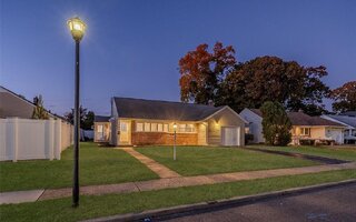 1841 Gardenia Ave, Merrick, NY 11566