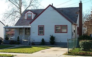 185 Sylvester St, Westbury, NY 11590