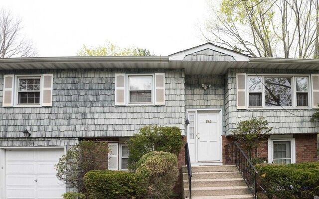 185 Woodbury Rd, Woodbury, NY 11797
