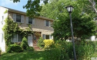 186 Division Ave, Blue Point, NY 11715