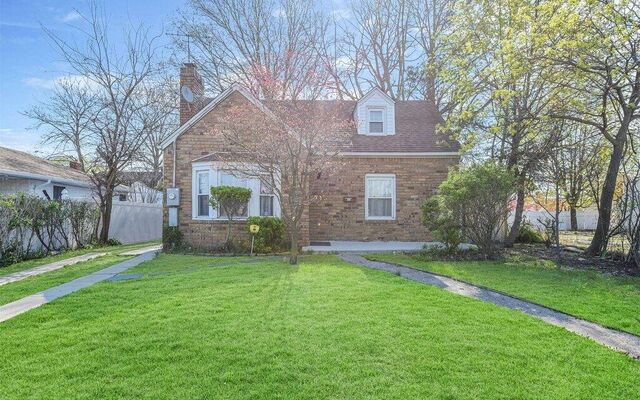 186 Westbury Blvd, Hempstead, NY 11550