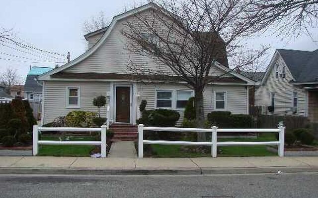 186 Westside Ave, Freeport, NY 11520