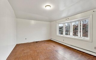 187-15 Tioga Dr, Saint Albans, NY 11412