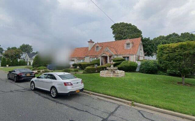 187 Commonwealth Ave, Massapequa, NY 11758