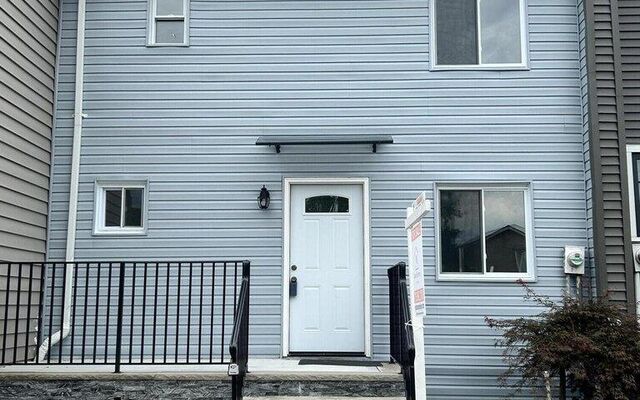 187 Regis Dr, Staten Island, NY 10314 (Porch)